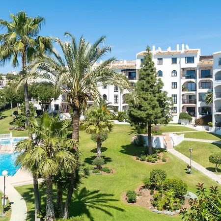 Prime Location! Few Minutes Walk To The Beach, Sports Club, Restaurants, Supermarkets And More! * Sitio de Calahonda