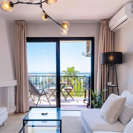 Apartment Prime Location! Few Minutes Walk To The Beach, Sports Club, Restaurants, Supermarkets And More! *