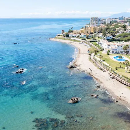 Apartment Prime Location! Few Minutes Walk To The Beach, Sports Club, Restaurants, Supermarkets And More! Sitio de Calahonda