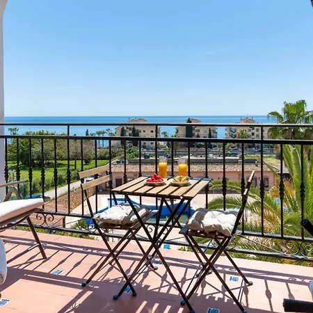 Apartment Prime Location! Few Minutes Walk To The Beach, Sports Club, Restaurants, Supermarkets And More! *