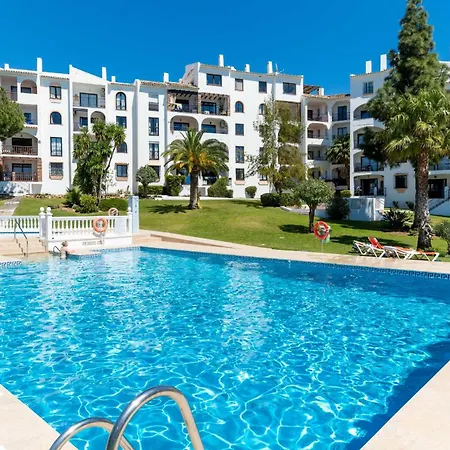 Prime Location! Few Minutes Walk To The Beach, Sports Club, Restaurants, Supermarkets And More! Apartment Sitio de Calahonda
