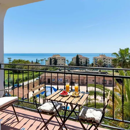 Prime Location! Few Minutes Walk To The Beach, Sports Club, Restaurants, Supermarkets And More! Appartement Sitio de Calahonda